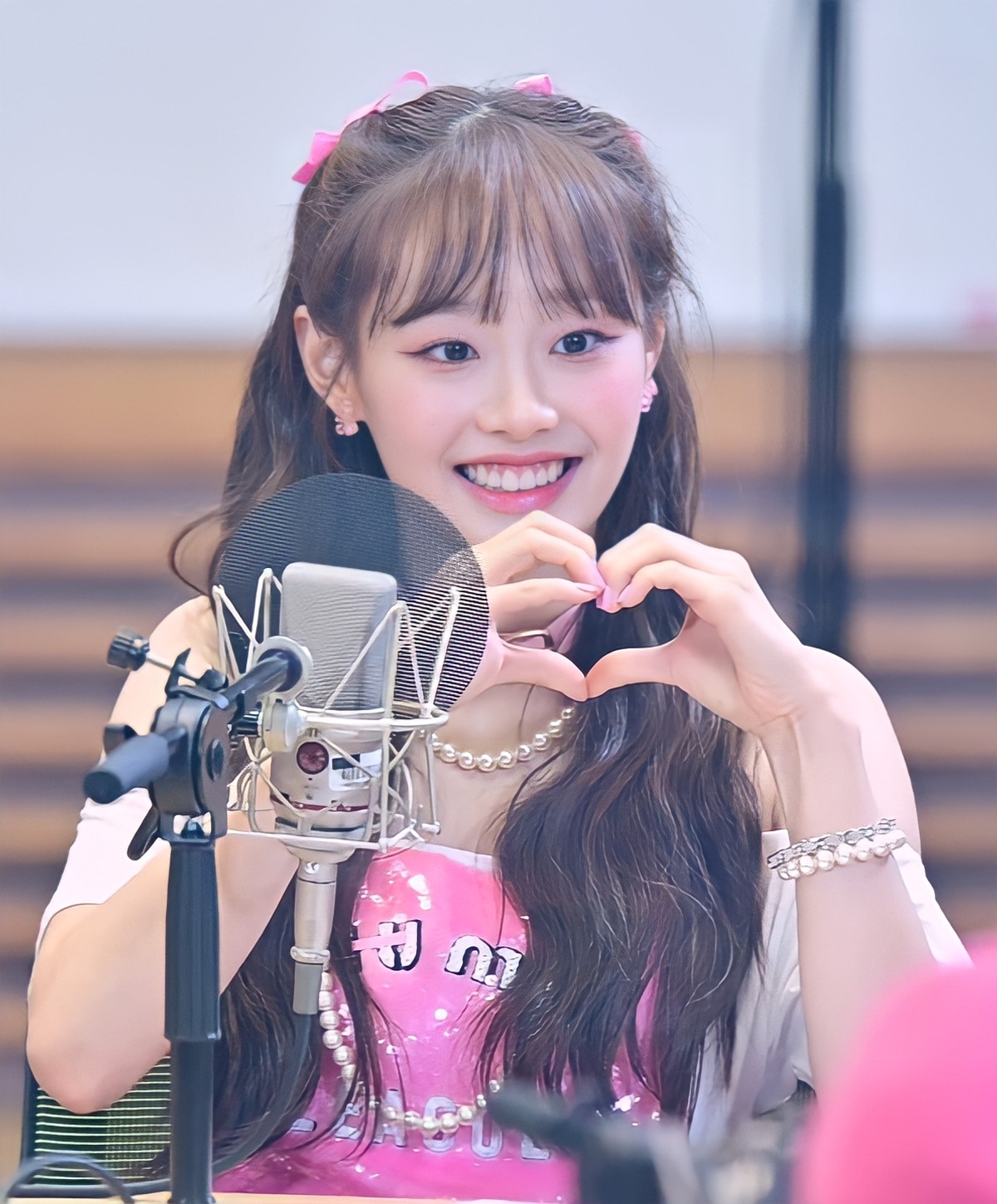 Chuu Falls into 'Digital Love' with Her First Full-Length Album ...
